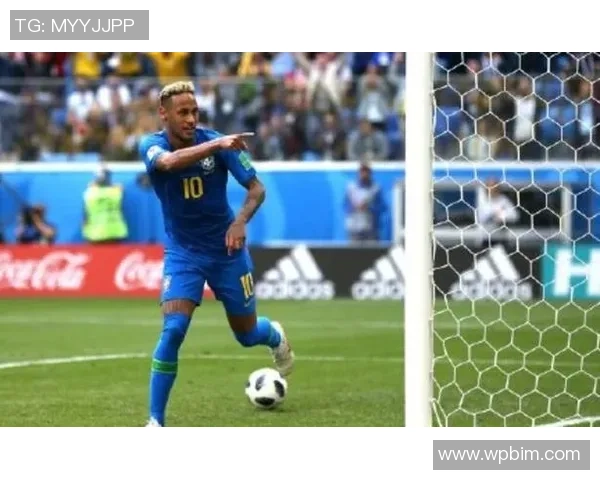 足球球员炫技彩虹过人展现极致控球艺术与观赏魅力